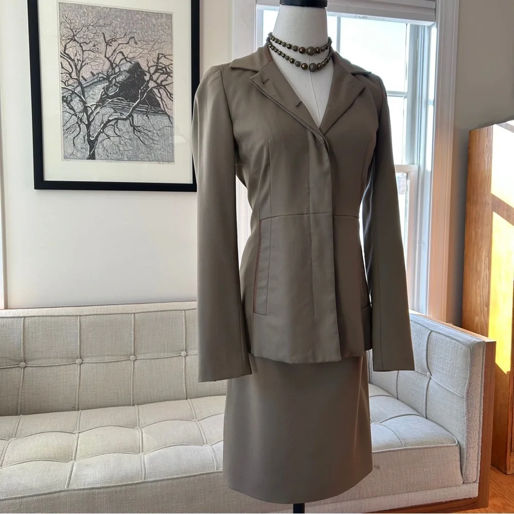 Elie Tahari Wool Suit with Leather Trim - Picture 3 of 14